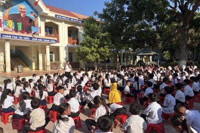 SINH HOẠT CHỦ ĐỀ: XÂY DỰNG TÌNH BẠN ĐẸP – NÓI KHÔNG VỚI BẠO LỰC HỌC ĐƯỜNG